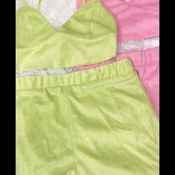 Shorts set for one - Picture 2 of 4